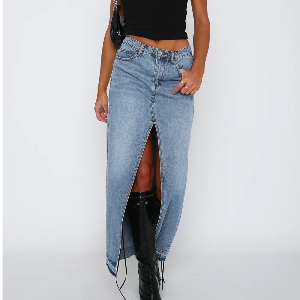 White fox boutique - Take my picture denim maxi skirt - blue wash
